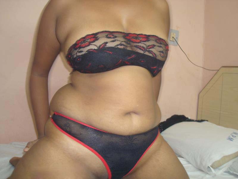hot sexy professional sex movies women in bikinis undressing